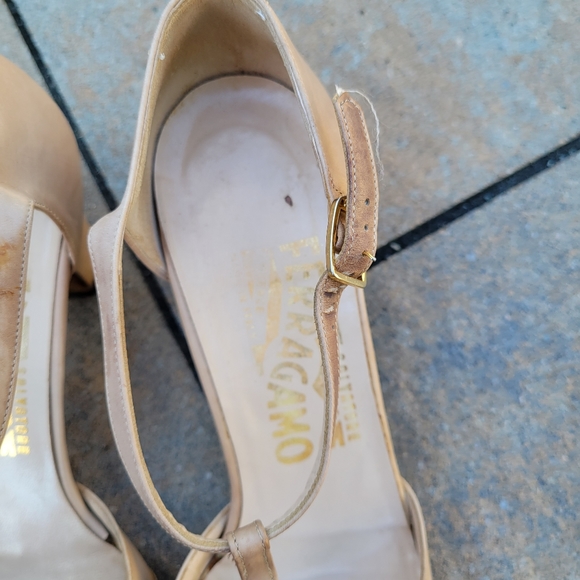 Ferragamo kitten Heels sz 6 - Picture 7 of 9